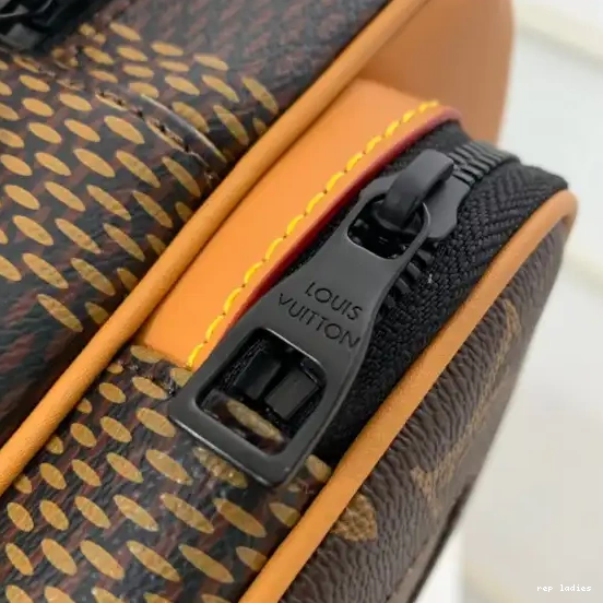 Fake Louis Bags VUITTON AMAZONE LOUIS MESSENGER NANO 0501